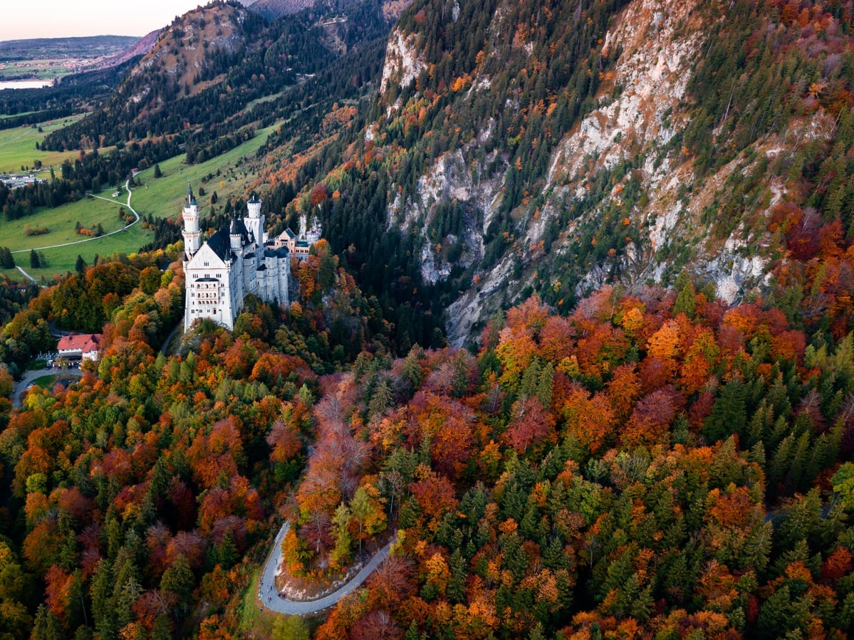 amazing aerial view on neuschwanstein bavaria ge